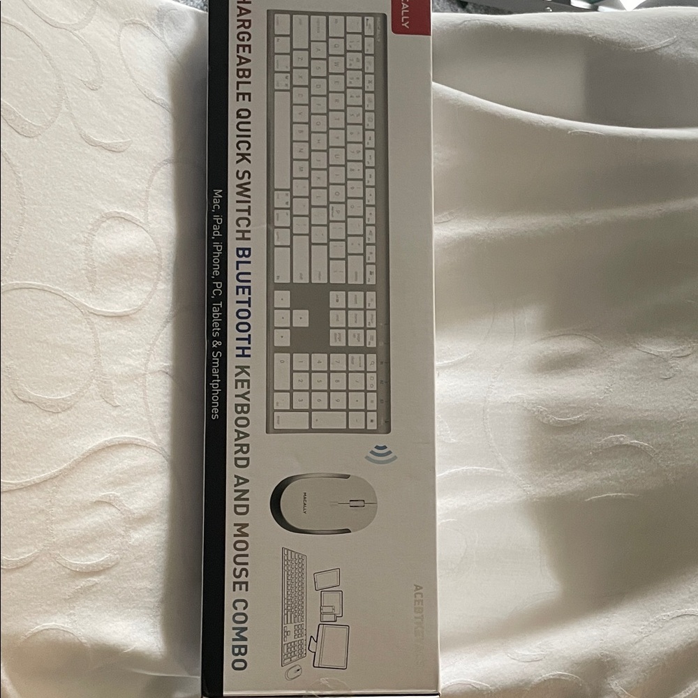 Wireless Bluetooth Keyboard and Mouse Combo